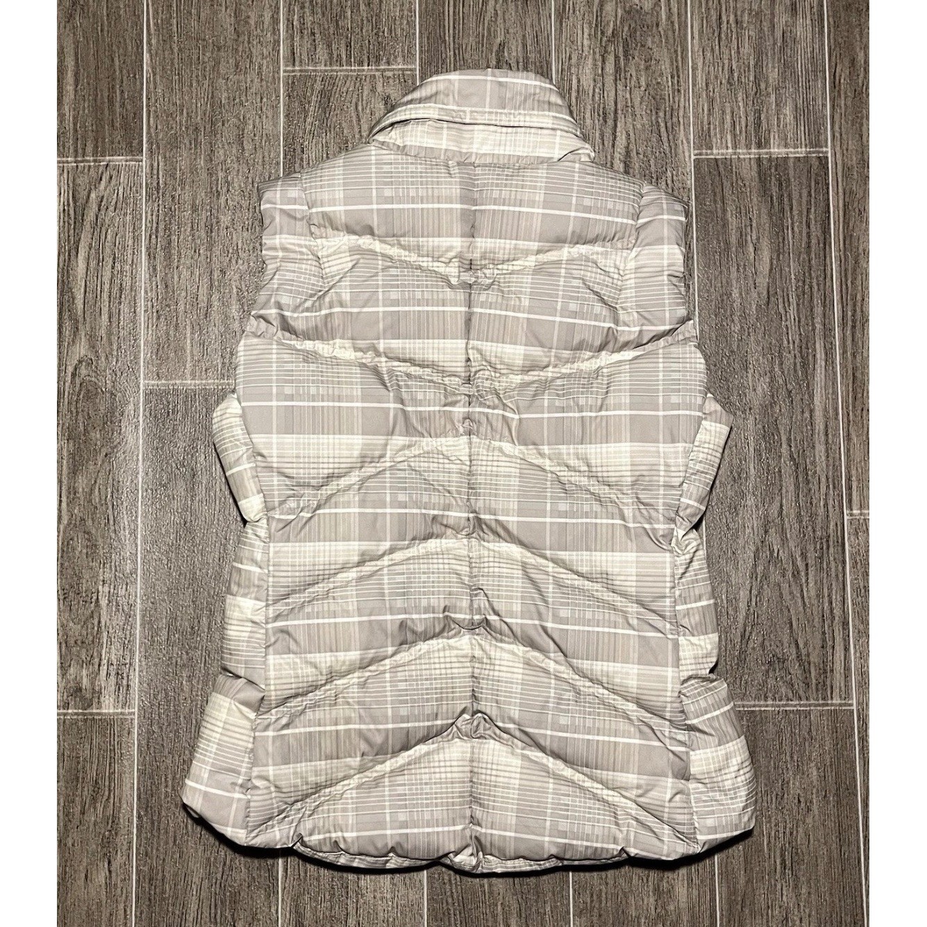 Patagonia Down With It Vest Womens Medium Gray White Plaid Puffer Zip
