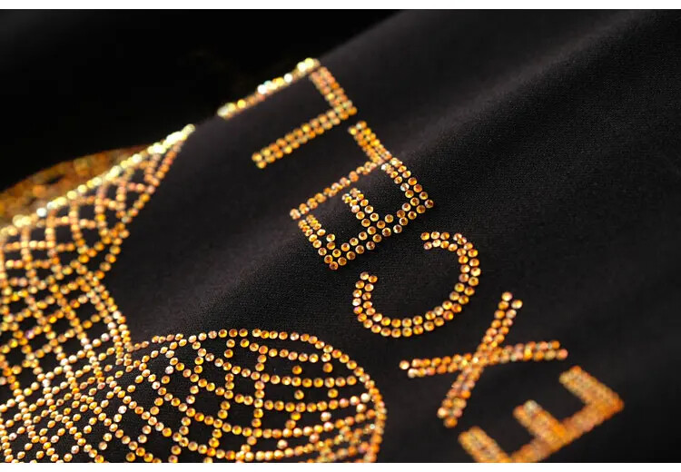 Fashion Trend Bear Rhinestones Streetwear Long Sleeve Luxury Men V-Neck T-Shirt