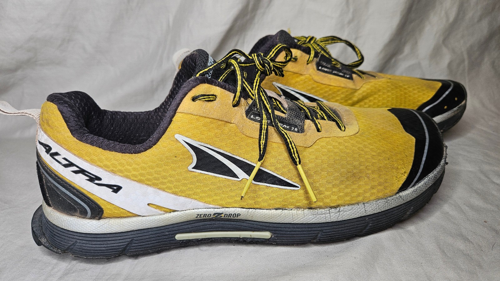 Altra Lone Peak 2.0 Trail Running Shoes Mens SZ 12 Yellow Black Walking Seakers