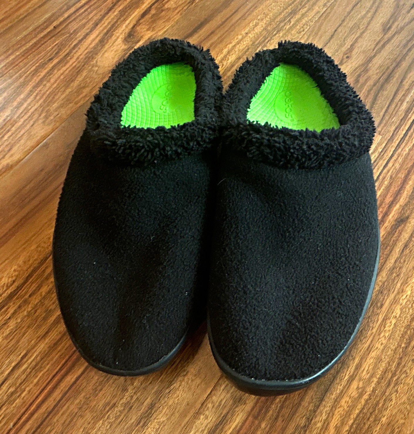 OOFOS Men’s Slip-On Slippers Faux Fur Lined Cushioned Black/Green 9.5