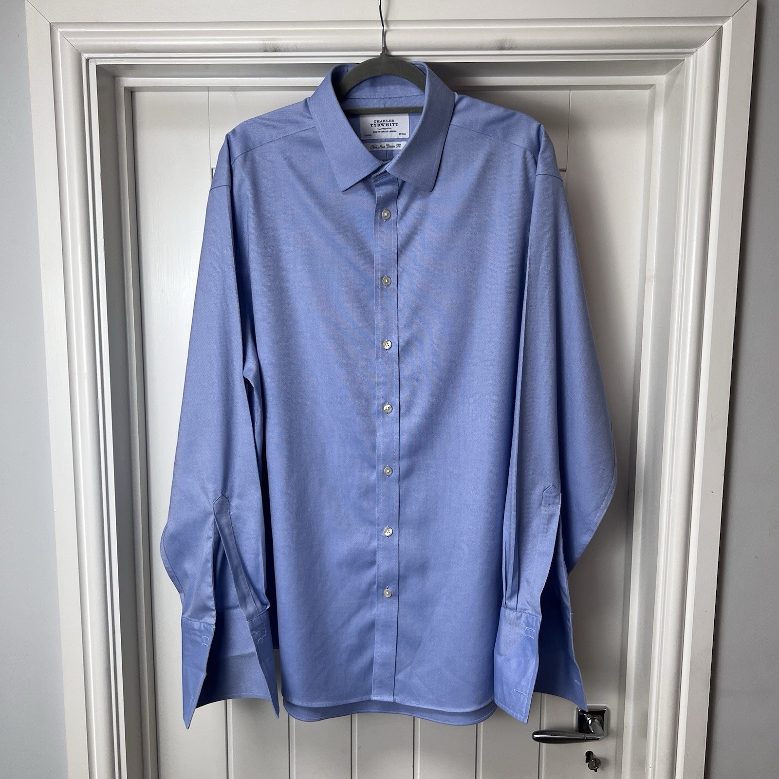 Charles Tyrwhitt Shirt Men’s Neck 17.5″ Blue Double Cuff Classic Fit Non Iron