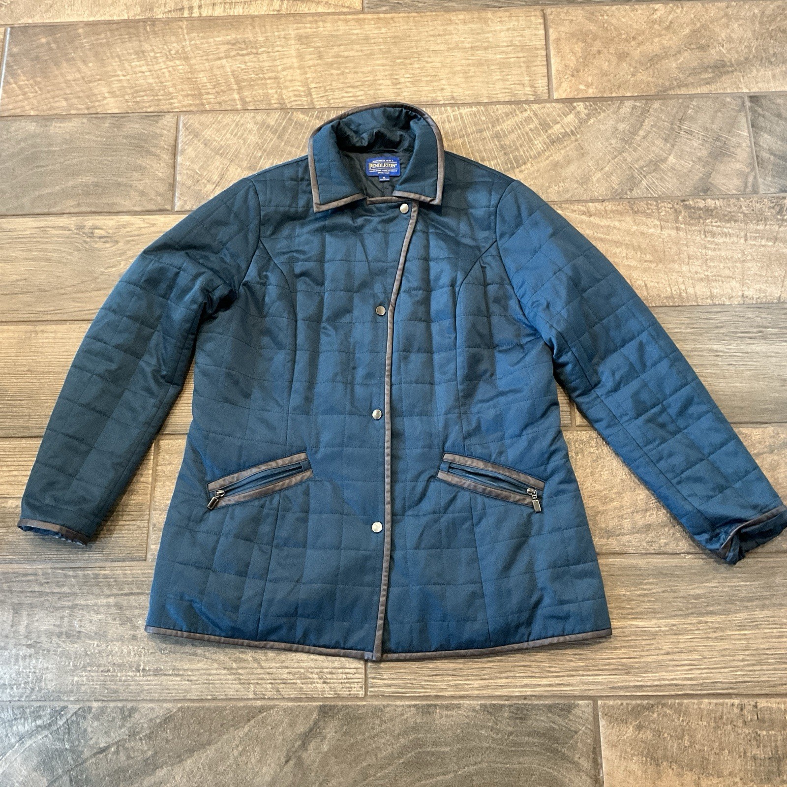 Pendleton Quilted Jacket Women’s Sz XL Lined Deep Blue Faux Leather Trim Snap Up