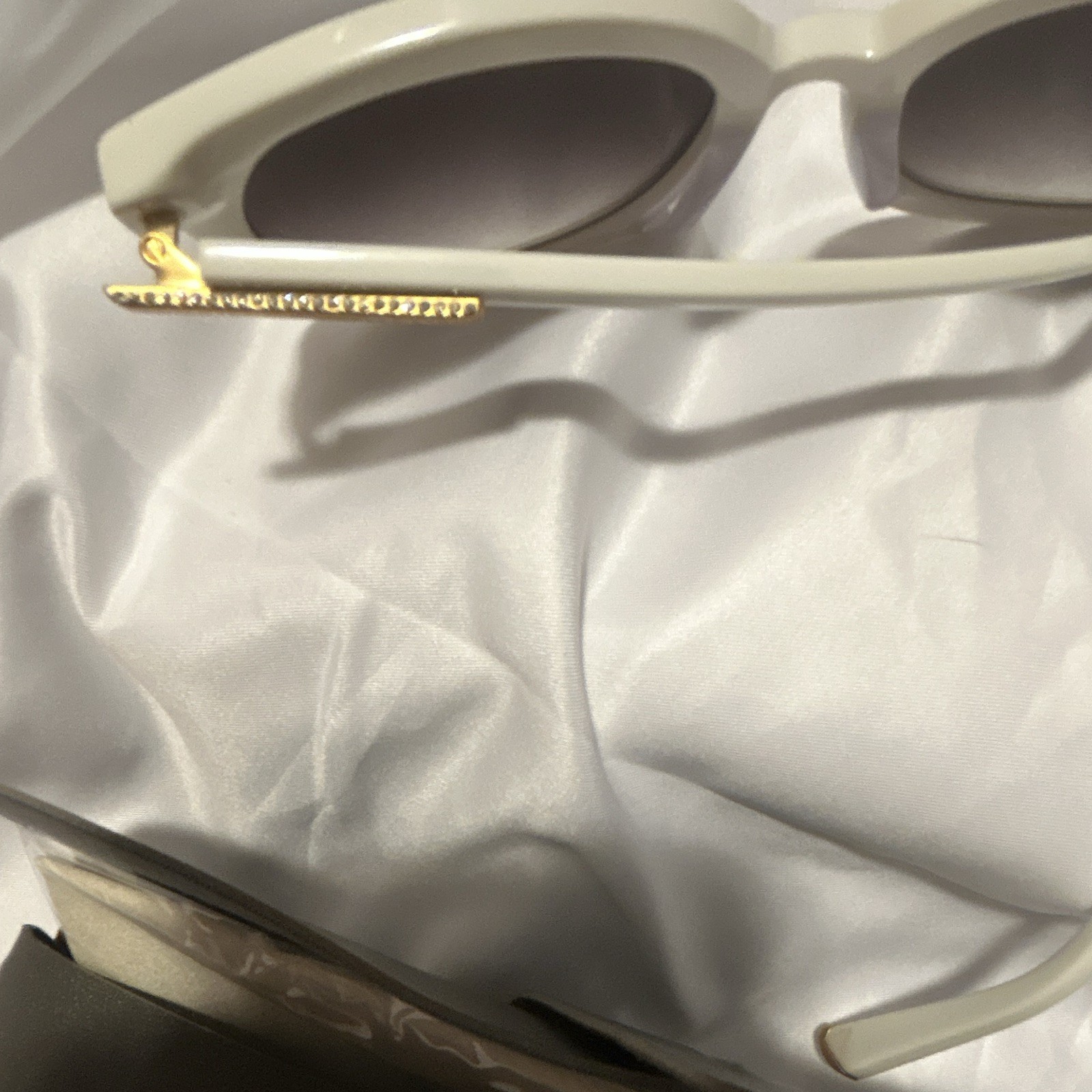 FREIDA ROTHMAN Brynn Oversized Square Sunglasses White/Gold UV400 54-20-145