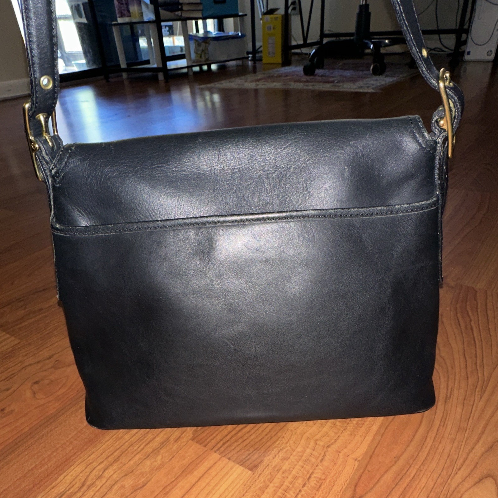 Coach Black Medium Shoulder Bag, Magnetic Flap & Zip, Gold Hardware, Lined