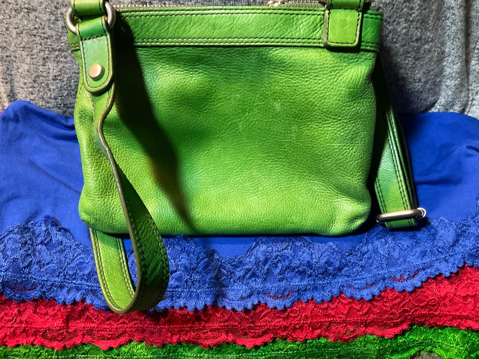 Fossil Marlowe Kelly Green Pebble Leather Credit Card Turn Lock Zip Crossbody