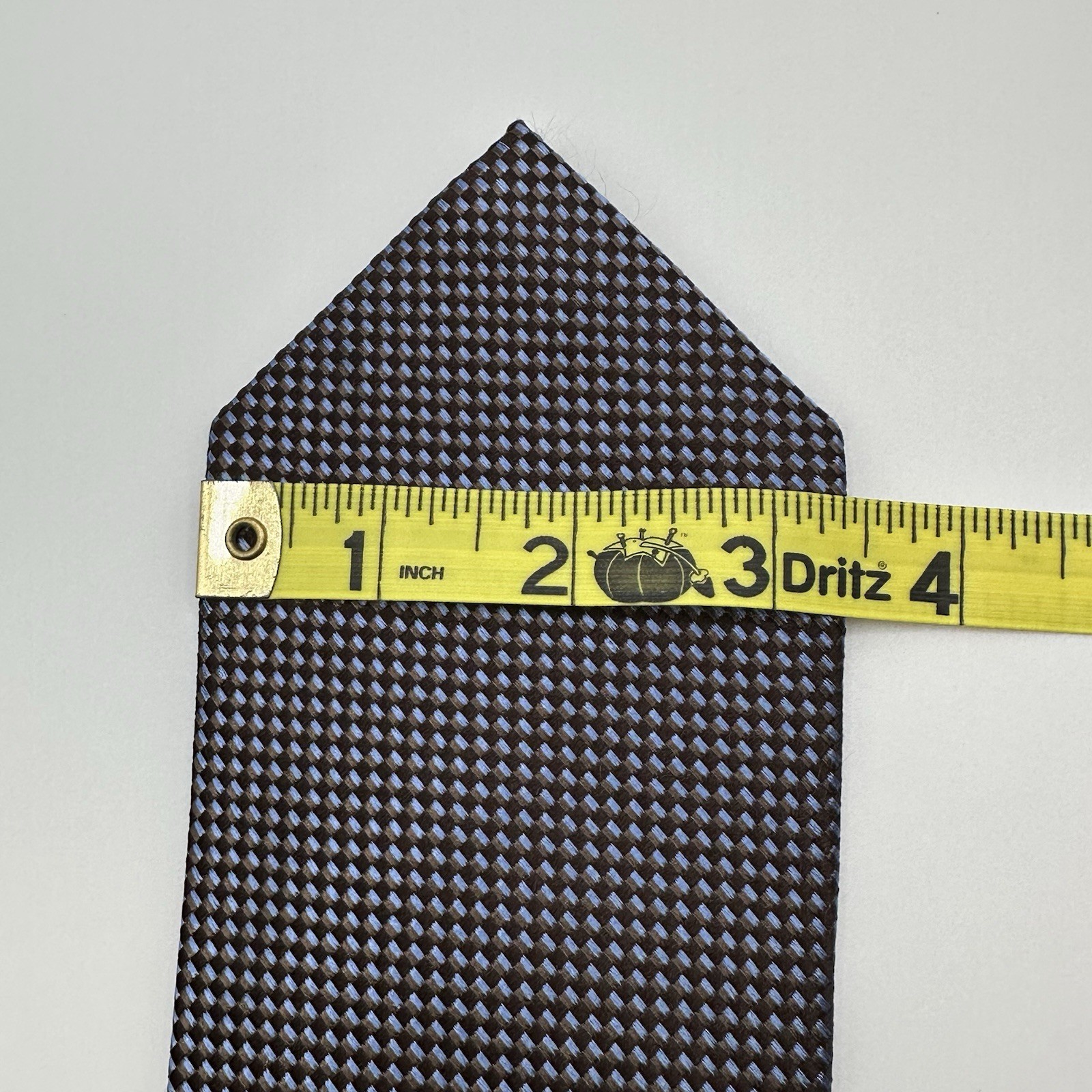 MICHAEL KORS MK Blue Textured Pattern Neck Tie Classic Length 57″-60” 100% Silk