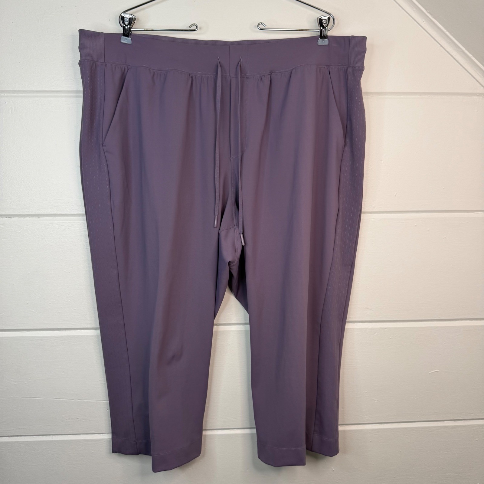 Livi Lane Bryant Ankle Trouser 22/24 Purple Athletic Capri Cropped Pants 21″ ins