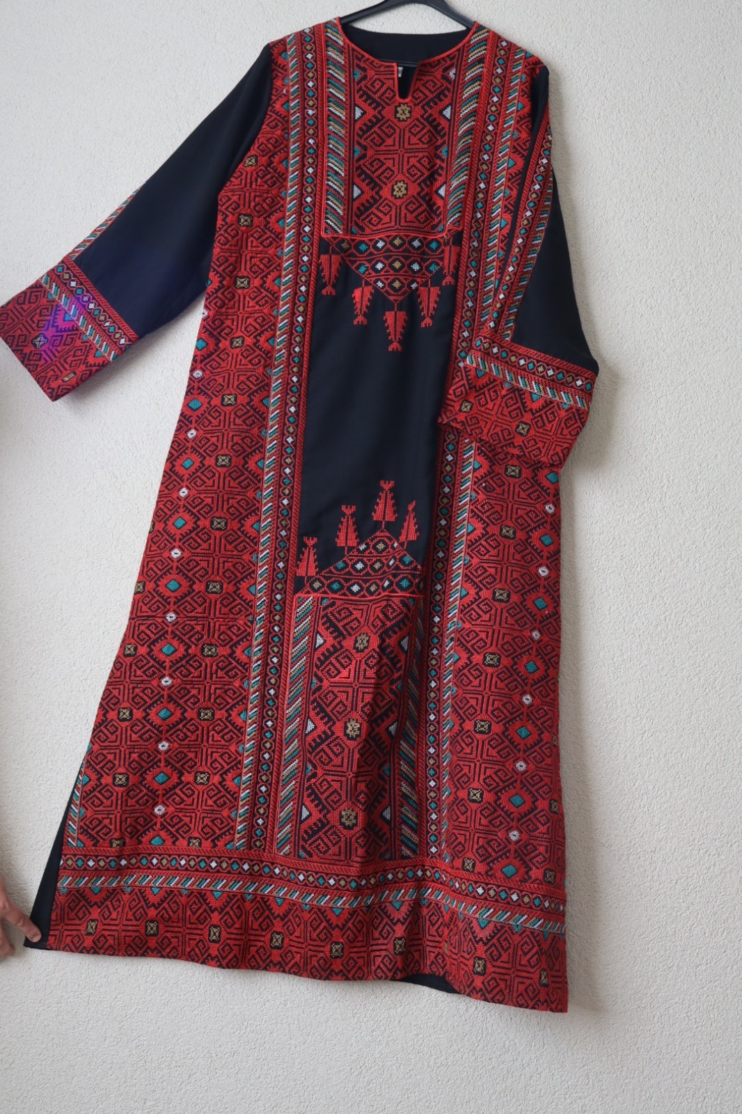 Traditional Palestinian / Jordanian Embroidered Thobe Kaftan Dress Black -ZAHRA