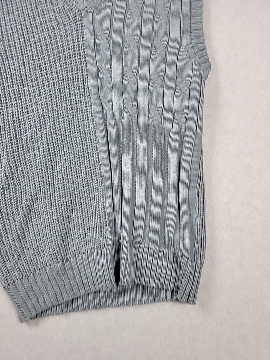 33 Degrees Gray Knit Cotton V Neck Mixed Cableknit Sweater Vest Men’s Small