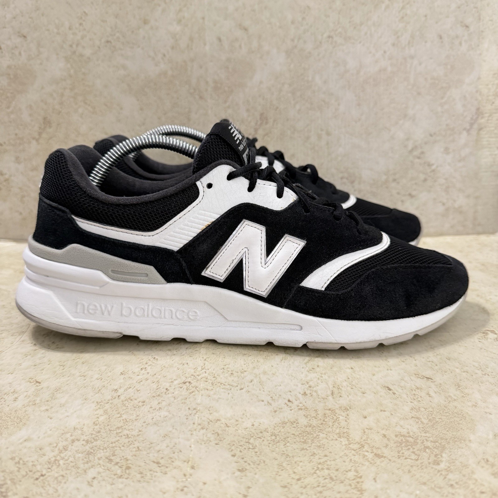 New Balance 977H Sneakers Mens 9.5 Black Suede Low Atheltic Casual Shoes Retro