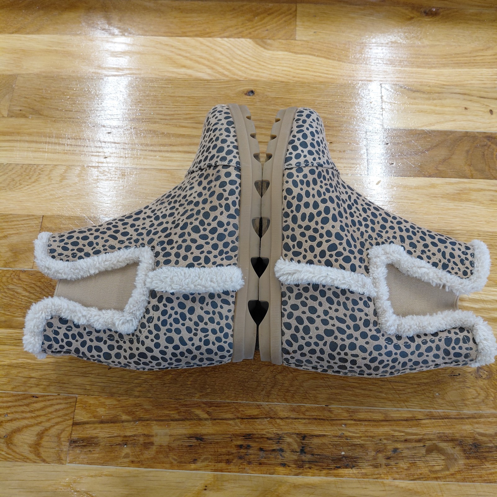 Sugar Haylei Wedge Booties Women’s Size 7.5 M Animal Print Hidden Heel Faux Fur
