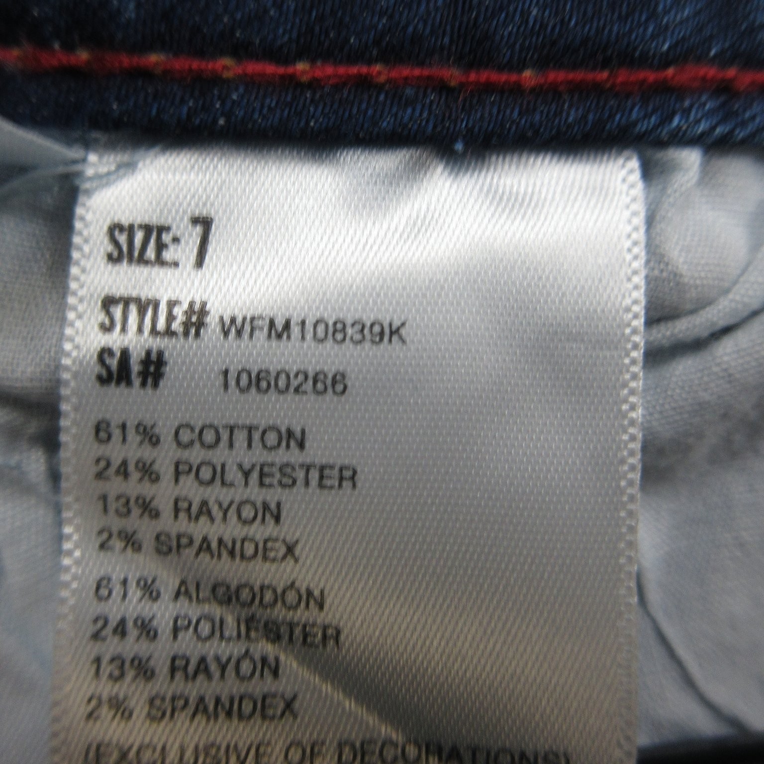WALLFLOWER Jeans Women’s 6/7 Medium Wash Distressed Curvy Stretch Raw Hem
