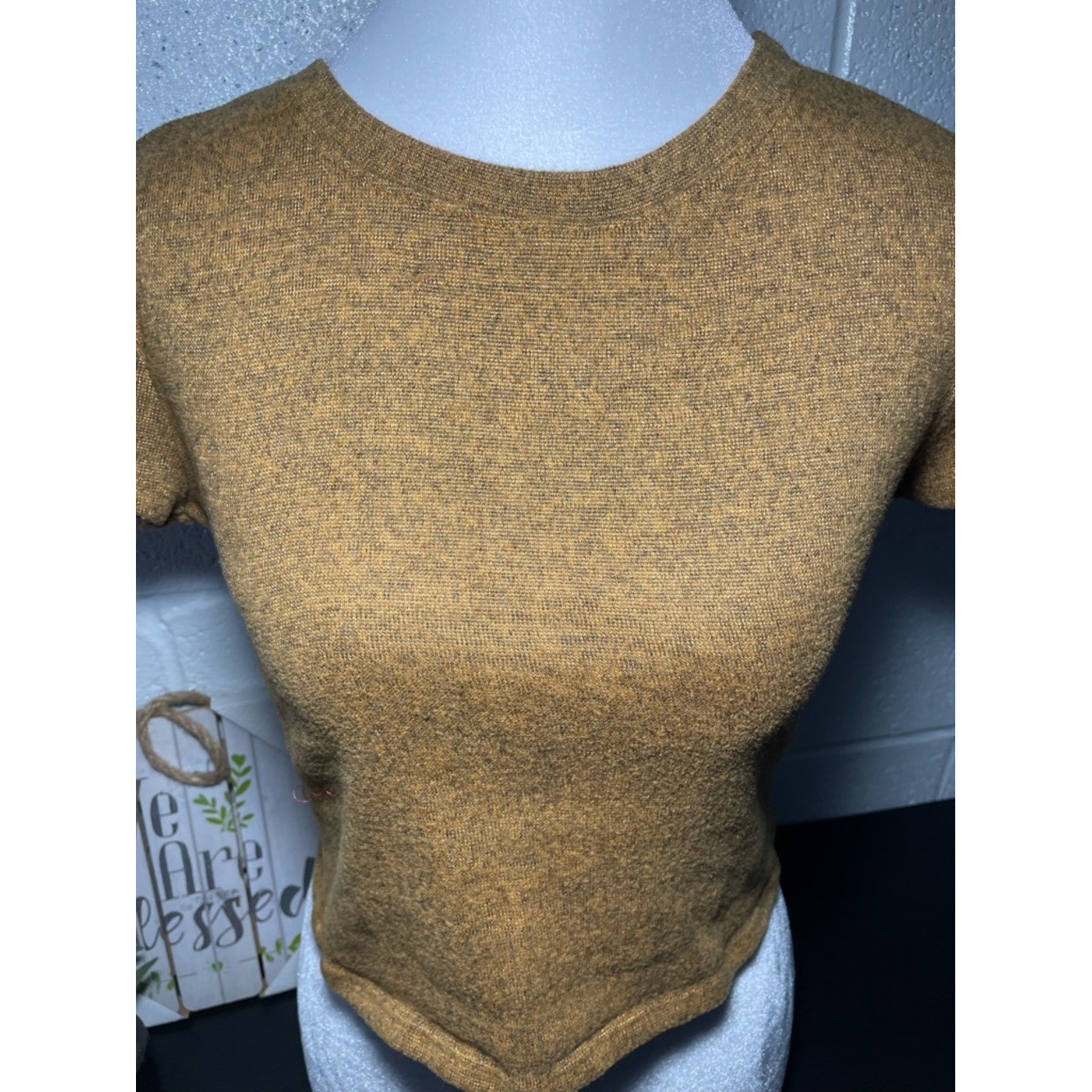 Forever 21 Mustard Cropped Tee – Short Sleeve