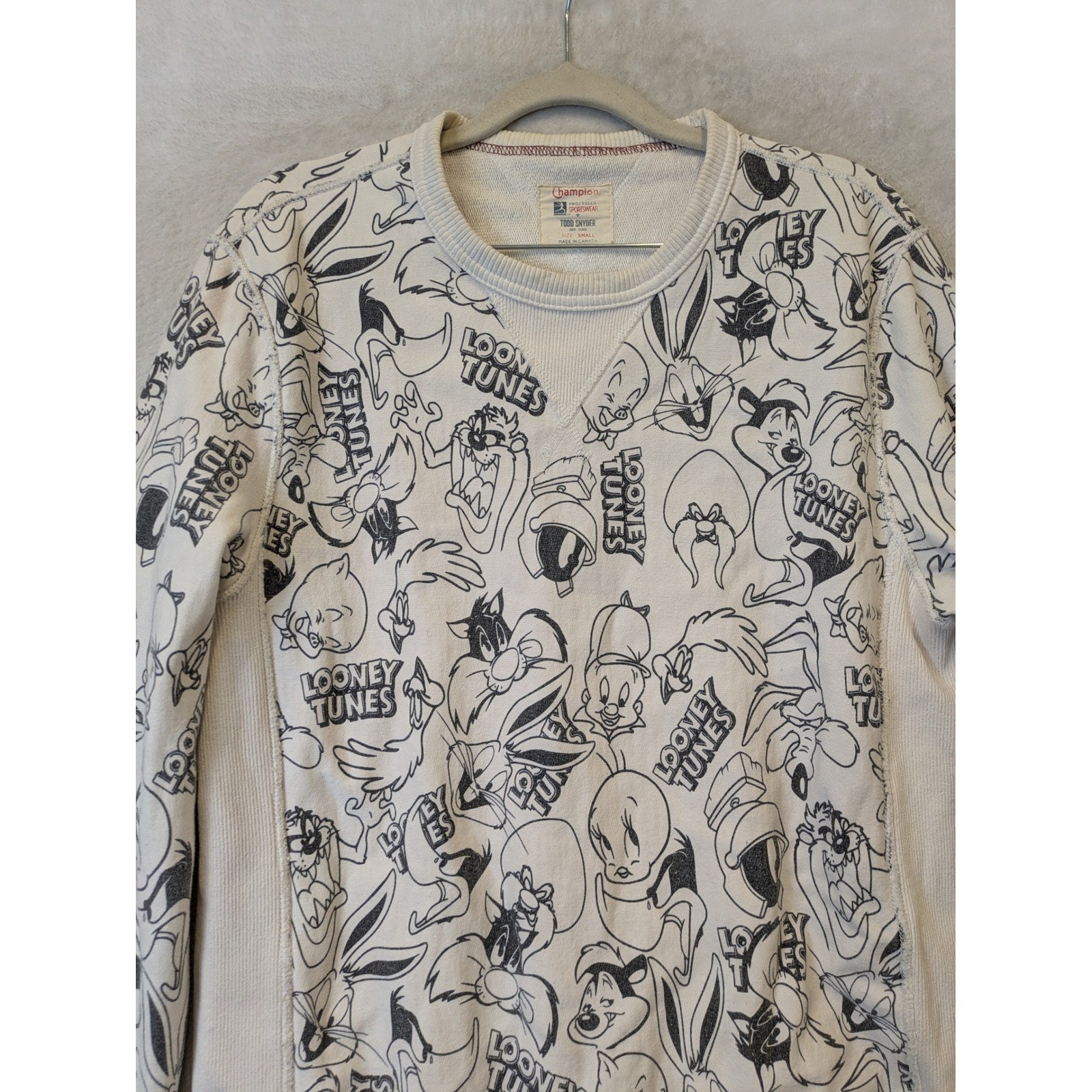 Champion Todd Snyder Sweatshirt Men’s Small Cream Looney Tunes All Over Print