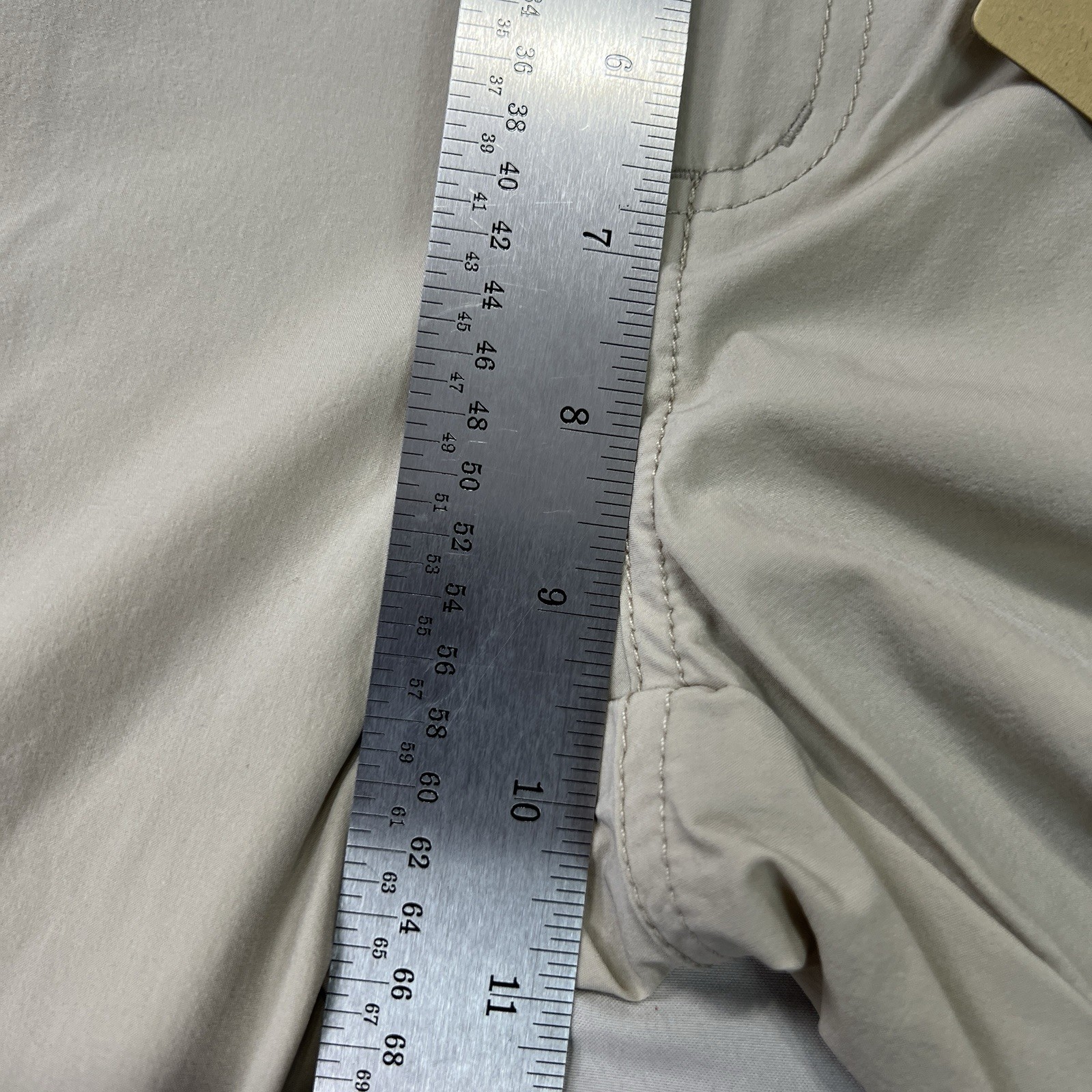 Ultimate Terrain Cargo Pants Womens 8 Beige Stretch Outdoor Water Resistant NWT