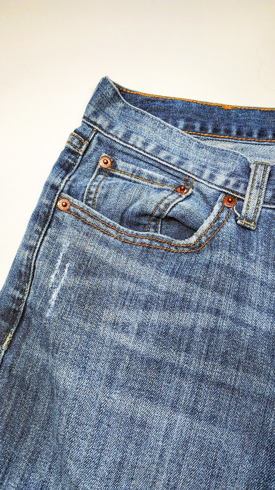 Lucky Brand Men’s Blue Medium Wash Denim Straight Leg Zip/Button 5-Pocket Jeans