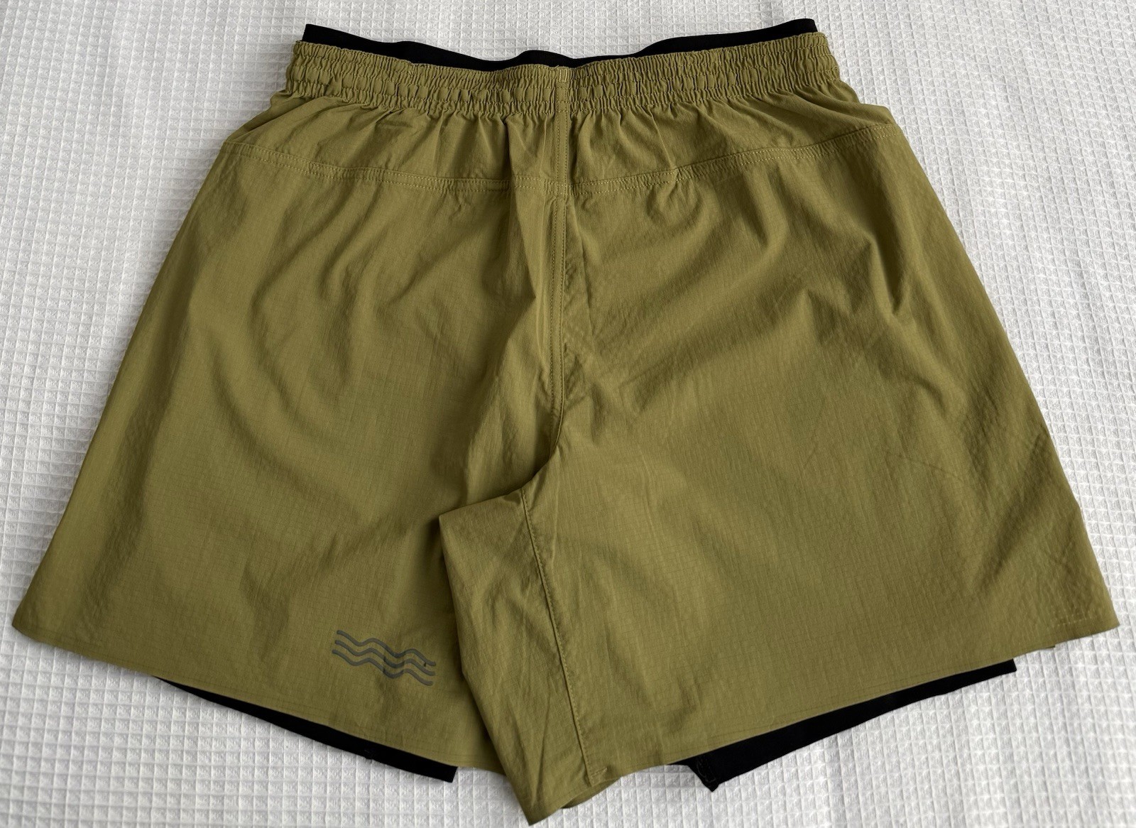 Janji Men’s AFO Vent Multi Shorts 6” Size S Mustard Yellow