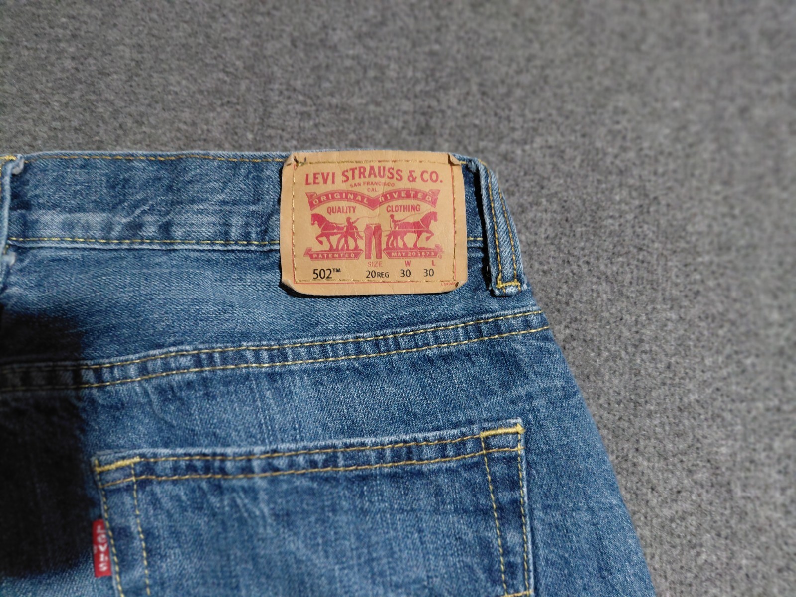 Levis 502 Jeans Mens 30×30 Blue Regular Tapered Medium Wash Denim