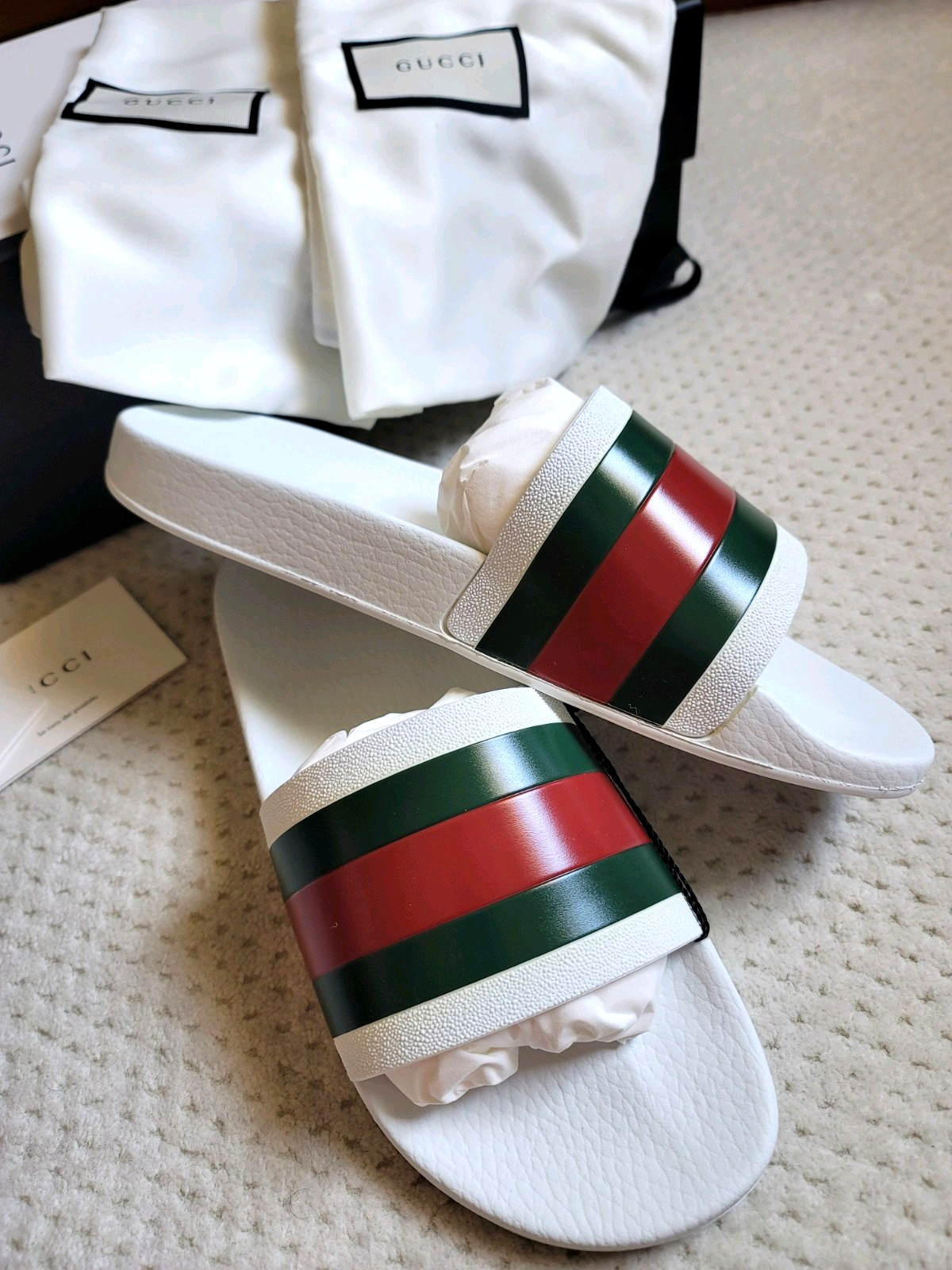 NIB GUCCI Pursuit Stripes White Pool Slides Mens – White Gucci Web, Size US 7
