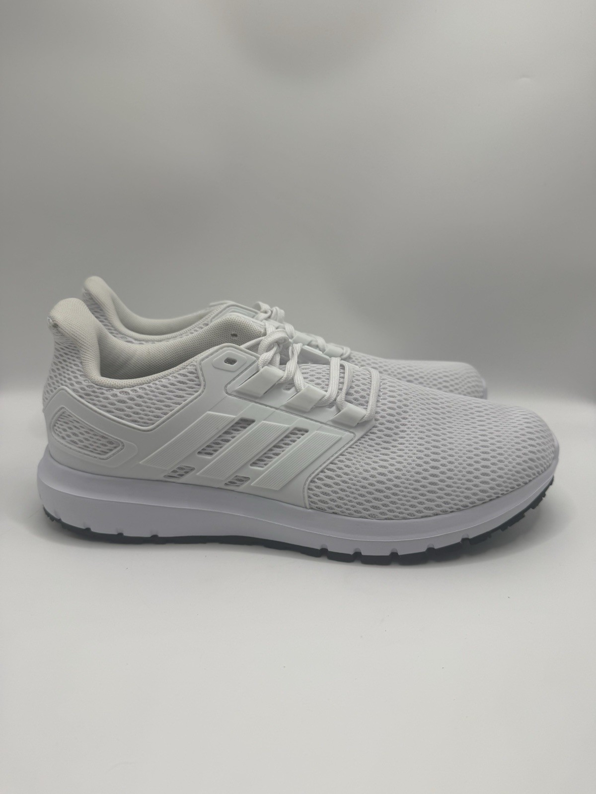 Adidas Mens Sz 11 Ultimashow FX3631 White Running Shoes Sneakers Athletic NWOB
