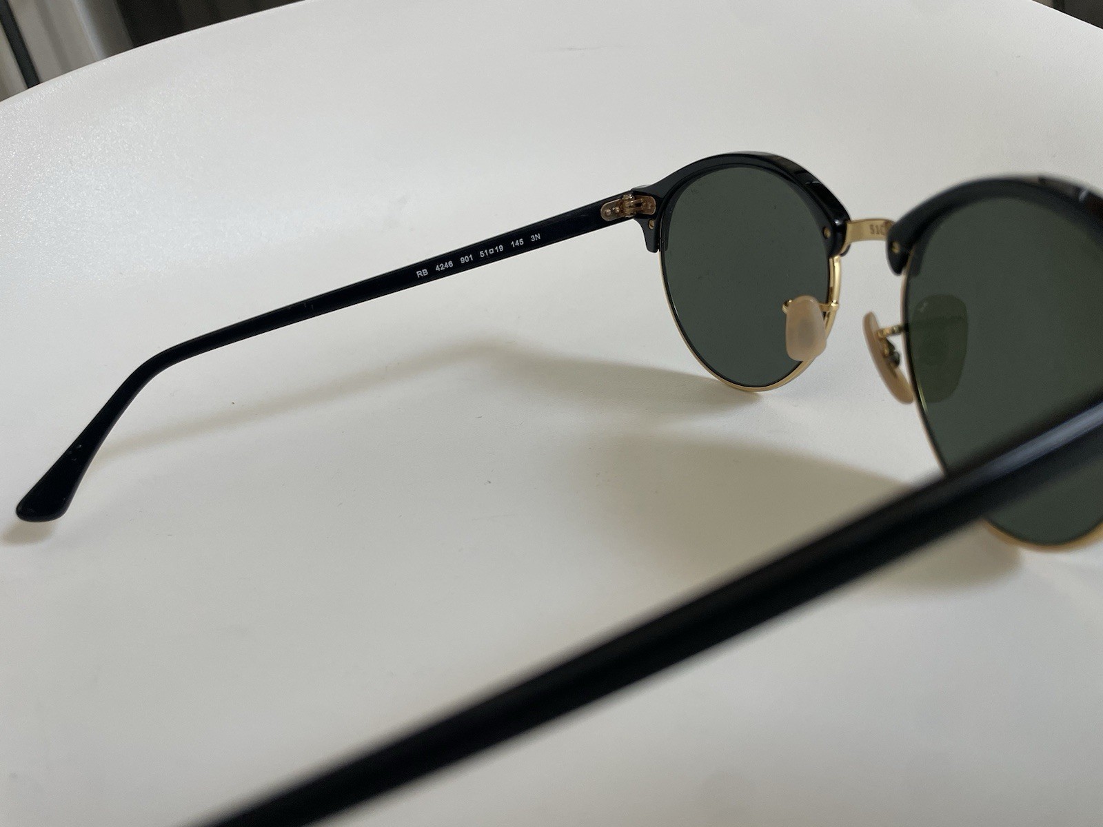 Ray-Ban Clubround RB4246 51-19 145mm Black Round Sunglasses with Green…