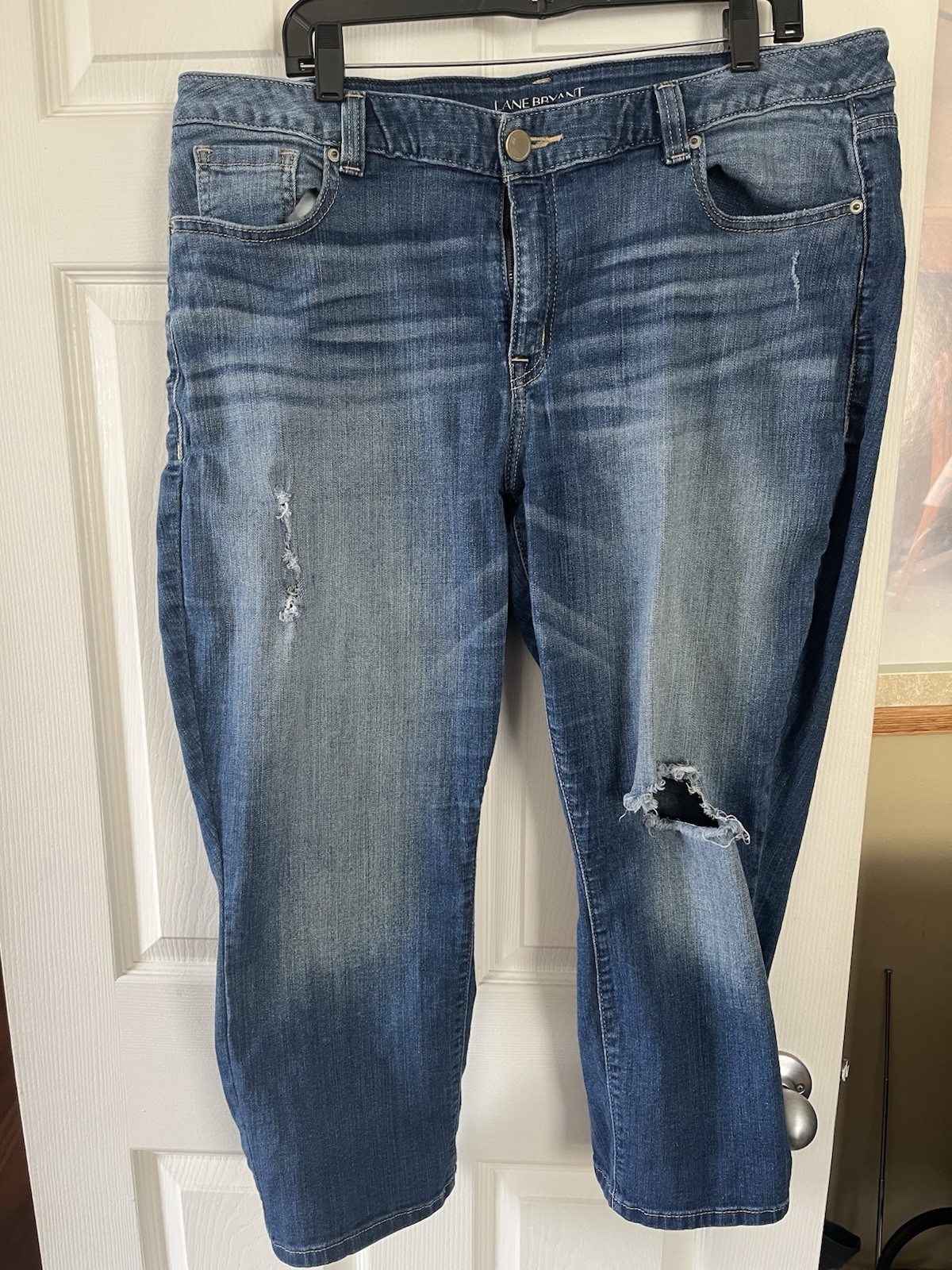 Lane Bryant Women’s Plus Size 20 Blue Distressed Denim Capri Jeans