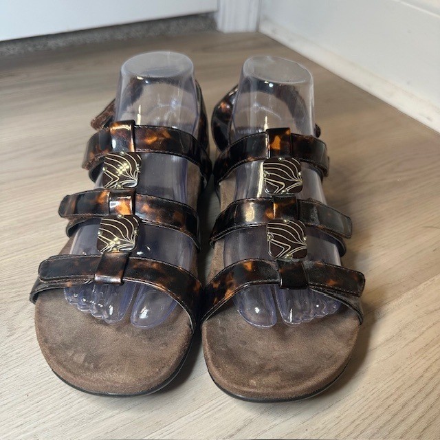 Vionic Amber Tortoiseshell Strappy Wedge Sandals Women’s Size 7 Comfort