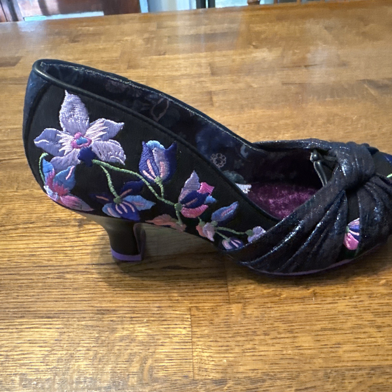 Irregular Choice Iconic Glitter Bow Black Floral Pumps Women’s Size 6.5 37 RARE!