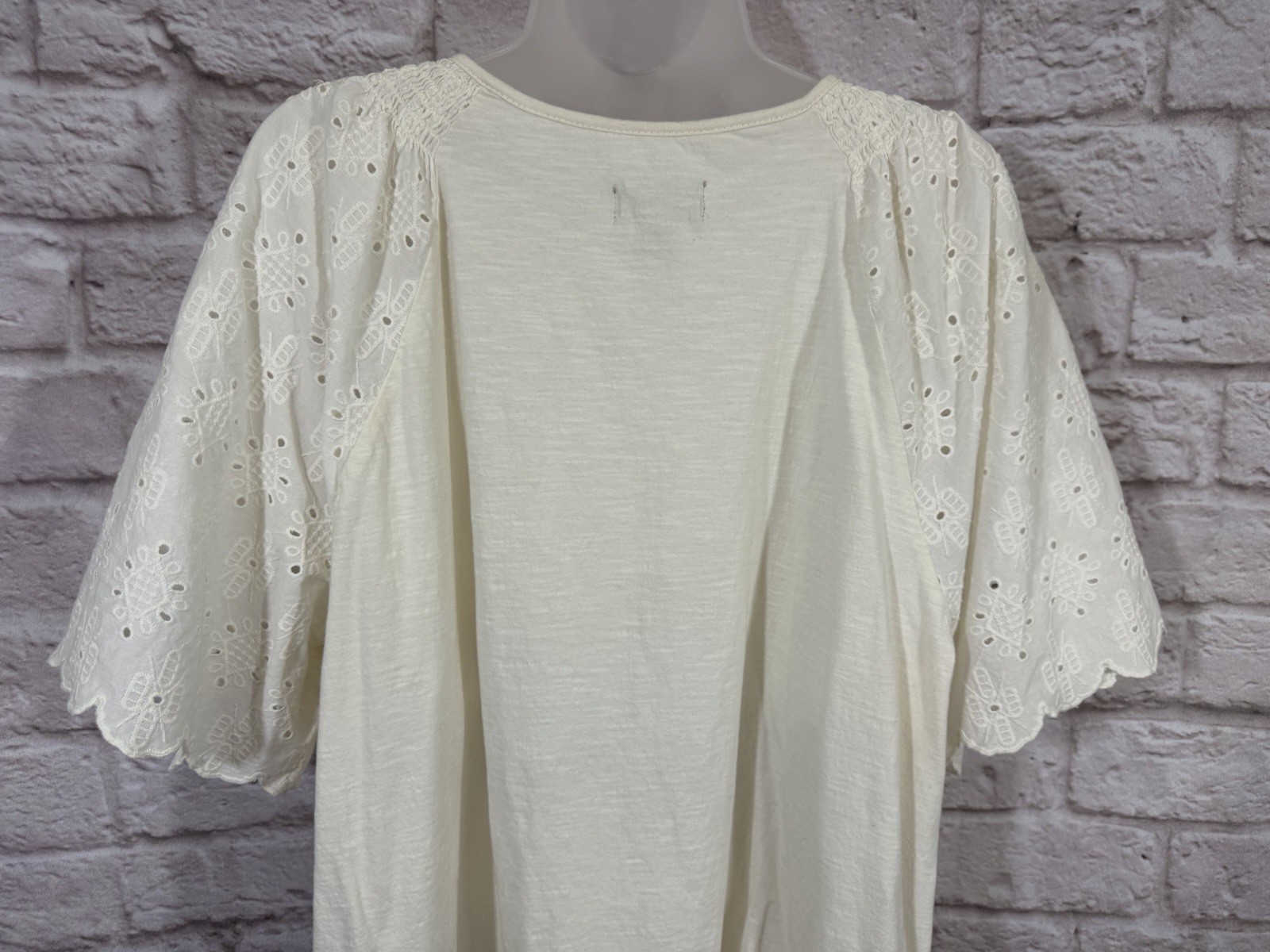 LOGO Lori Goldstein 1X Eyelet Top Ivory Scallop Trim Cotton Cottagecore Coastal