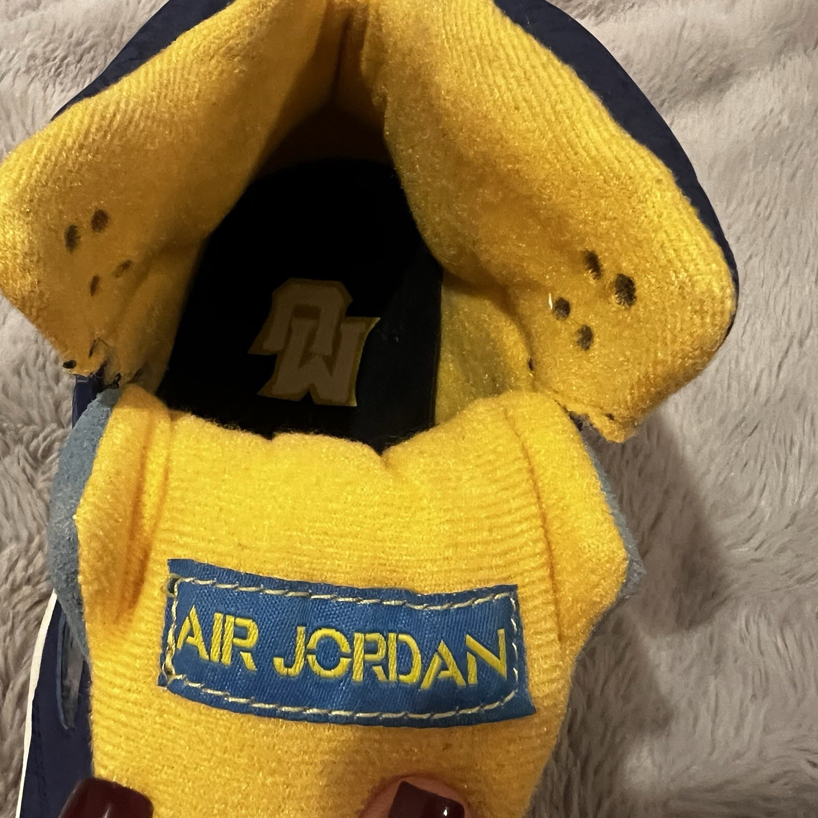 Air Jordan 5 Marquette MU PE Style Navy Yellow Nike Air Sz 7 Custom