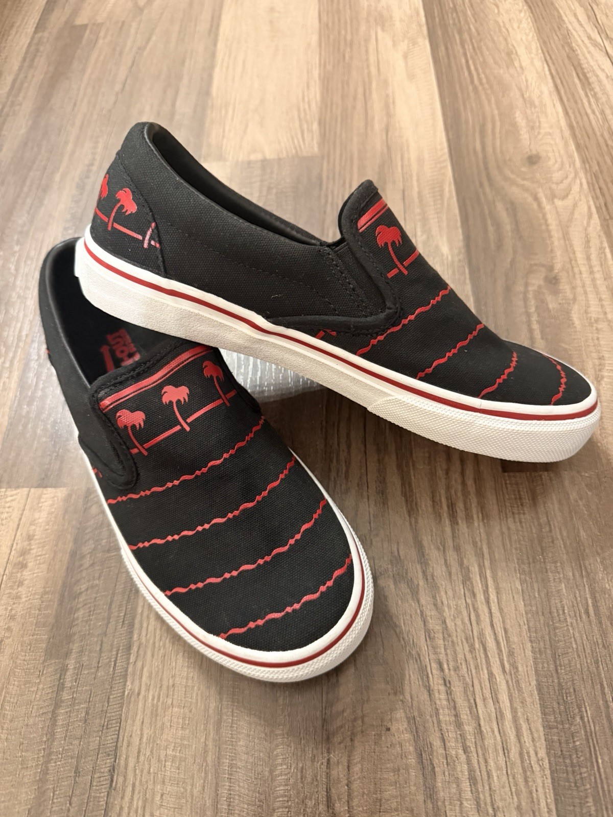 In-N-Out Burger Drink Cup Slip On Shoes-Black and Red 8.5W/7M New No Tags