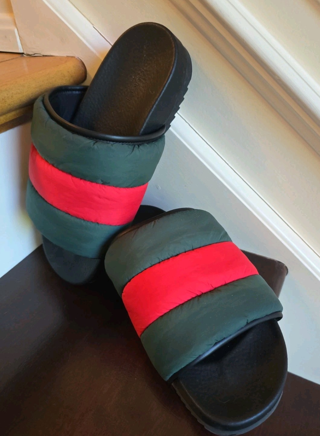 GUCCI Womens Padded Puffy Stripe Pool Slides EU 38 US8-8.5 Slipe On Nylon Rubber