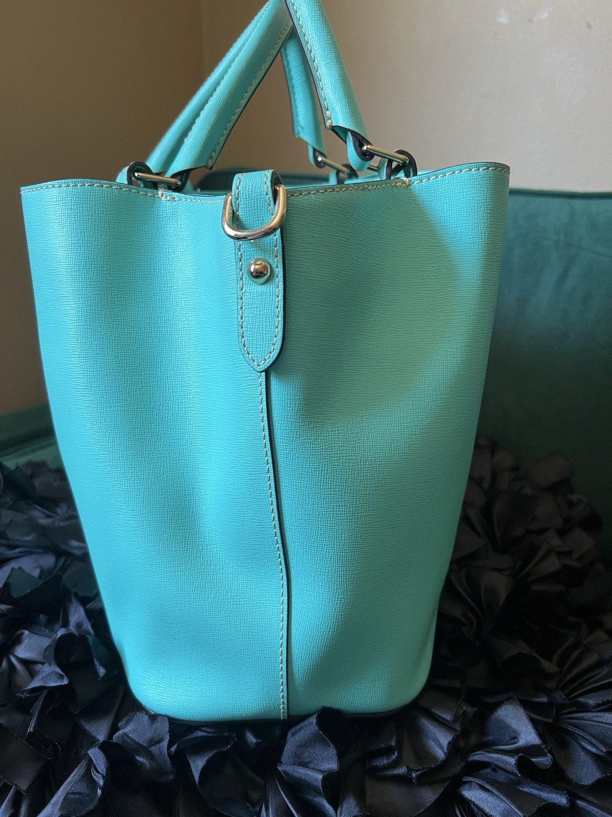 Dooney and Bourke Saffiano leather Barlow bag In Spearmint🎀