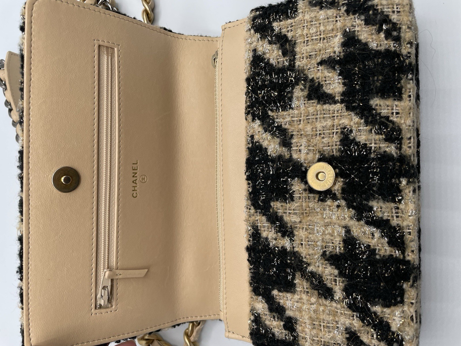 Rare Chanel 19 wallet on chain limited edition in beige and black Tweed