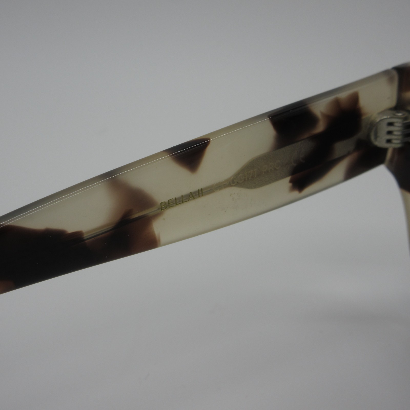 Diff Eyewear Sunglasses Bella II Clear Tortoise Shell Black Gradient Lens