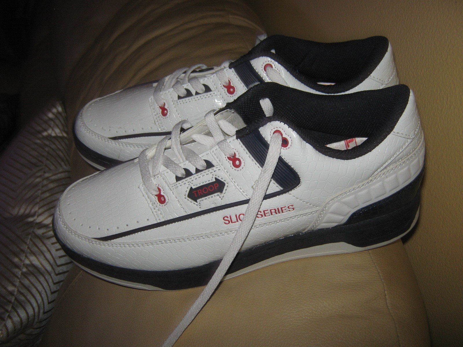 Troop sneakers slick series size 11 NEW