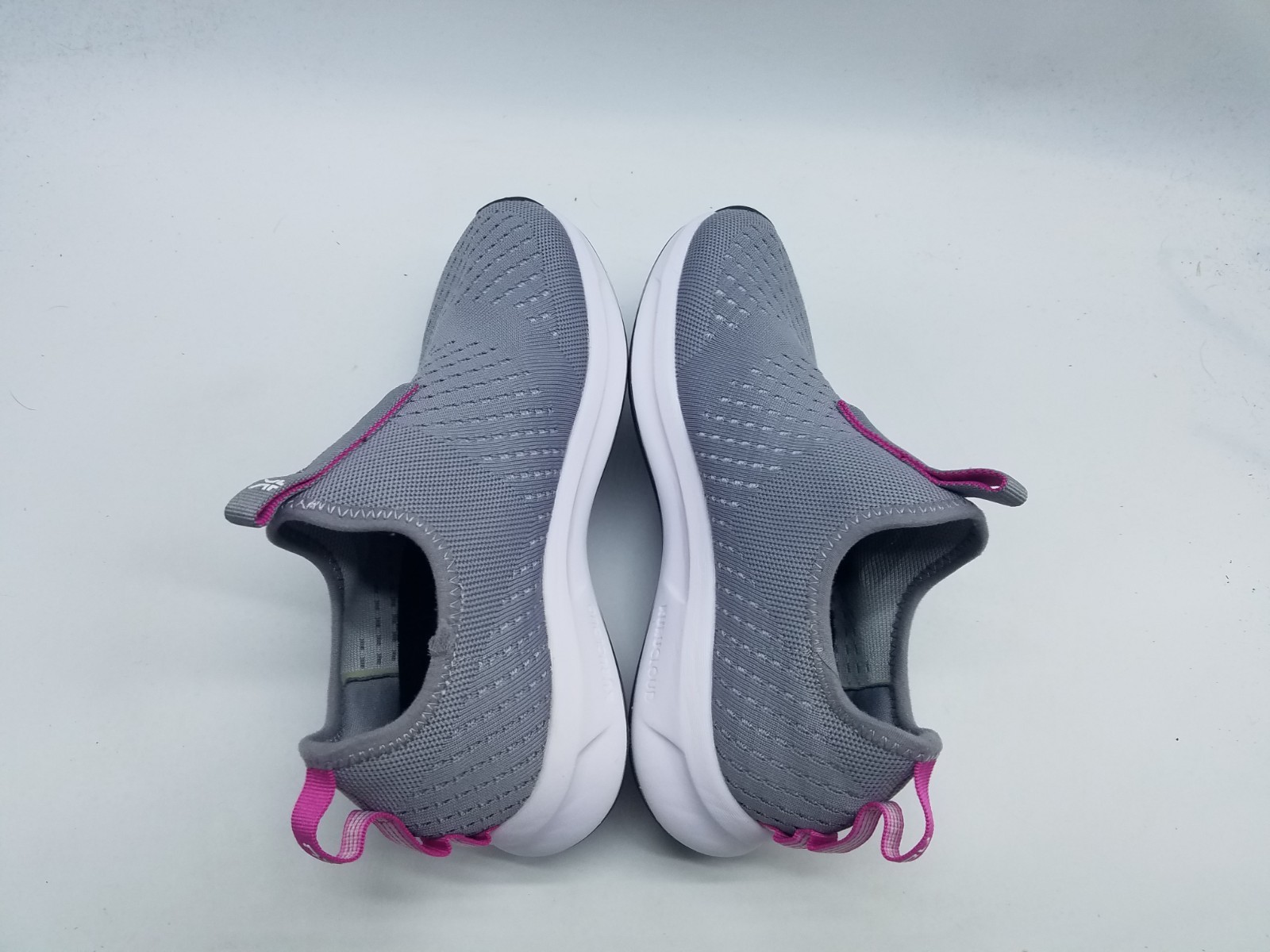 Kuru Atom Slip On Women’s Size 7 Medium Sneakers Gray *Worn once