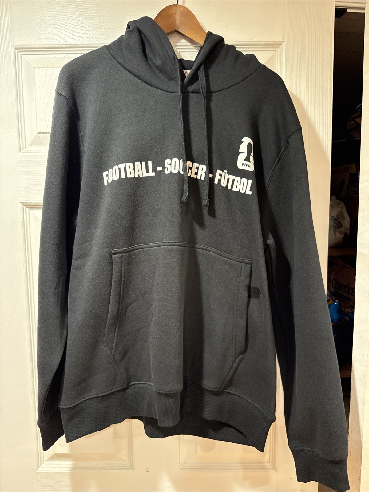 FIFA 2026 FUTBOL SOCCER OFFICIAL LICENSED BLK FLEECE PULLOVER HOODIE medium NWT