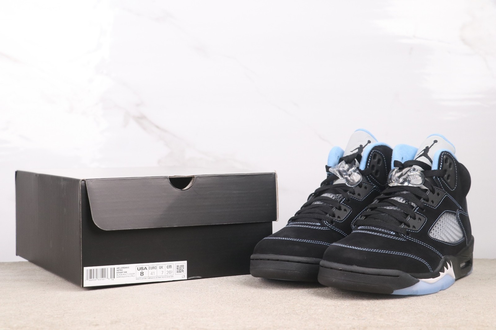 DD0587-008 AJ5 Retro BLACK UNIVERSITY BLUE CAROLINA UNC 2026 NEW