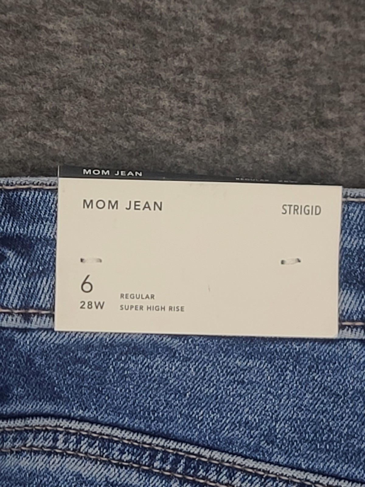 American Eagle Strigid Mom Jeans 6 28W Bright Star High Rise Destructed NWT