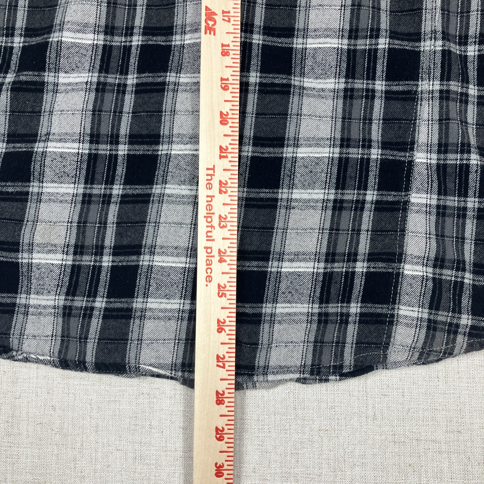 Franky Max Women’s Flannel Size Large Button Pearl Snap Zip Pockets