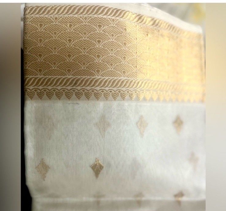 Stunning Wgite & Gold Pure Silk Jacquard Saree with Zari Woven Border & Motif