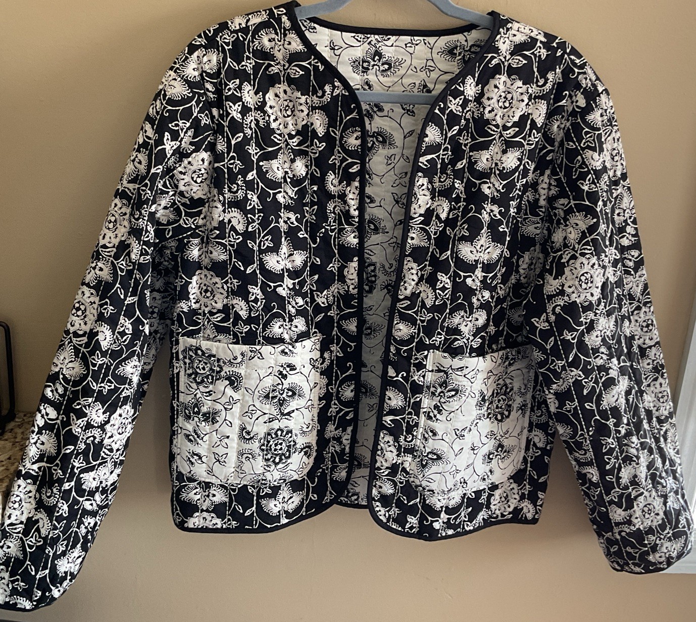 Ladies Size L Reversible Quilted Floral Cotton Jacket- Black & Cream, Worn Once