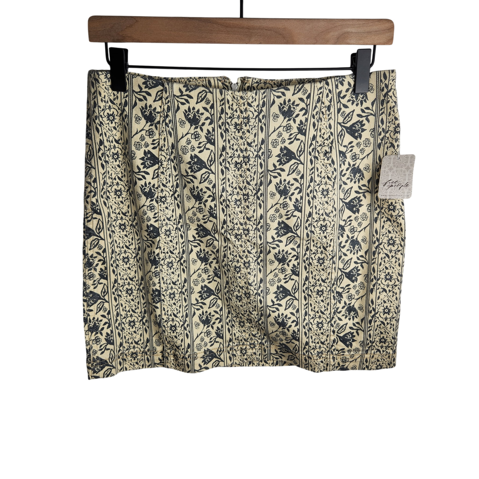 Free People Modern Femme Novelty Skirt Size 10 Neutral Motif Blue Floral NEW