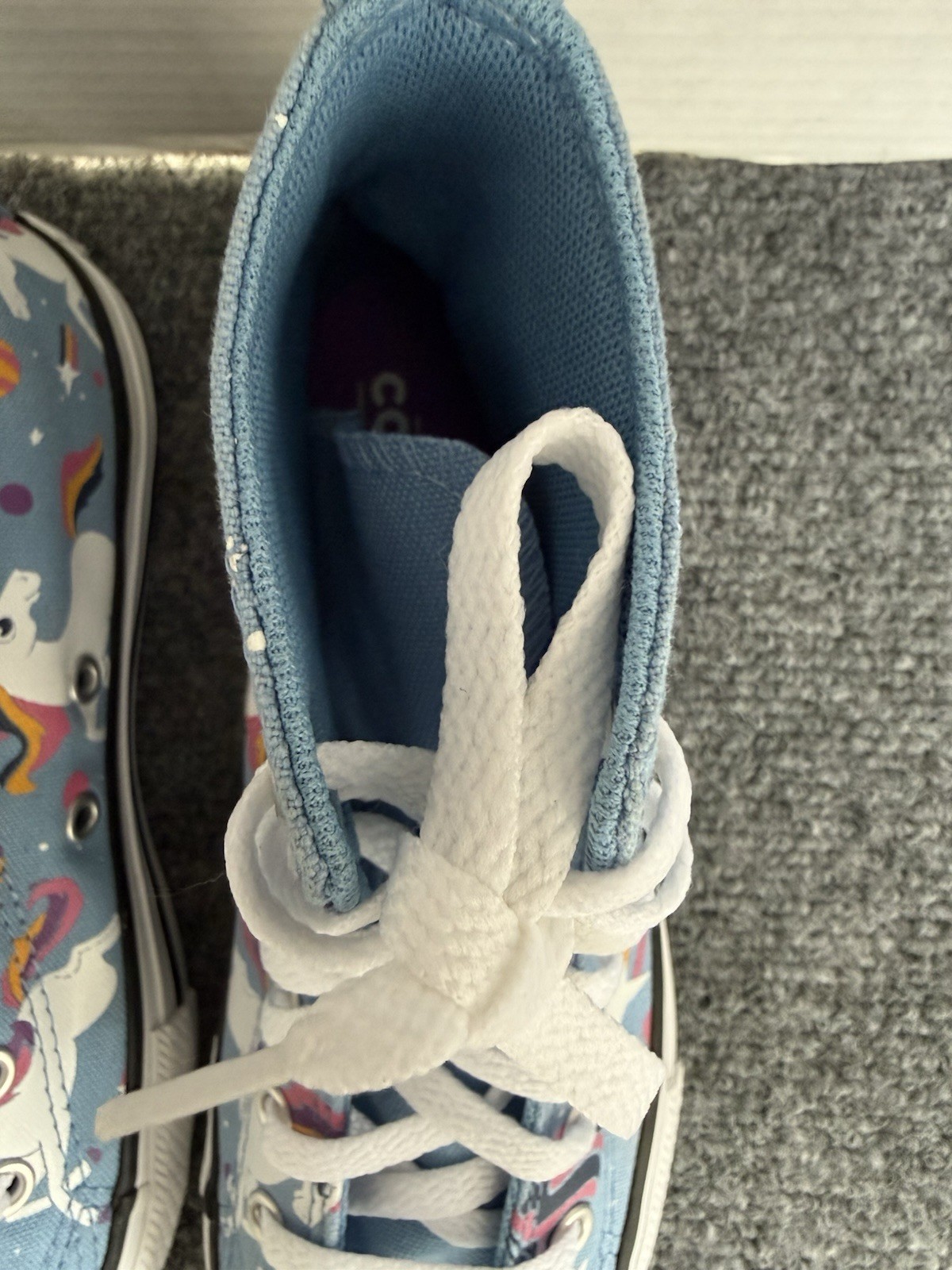 Converse Chuck Taylor All Star Hi Top Unicorn Kids Junior Size 2.5 Light Blue