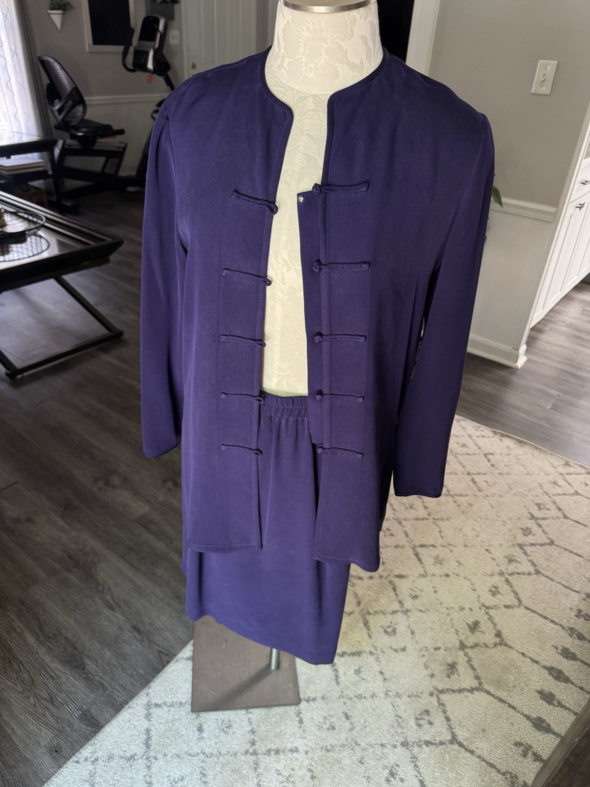 Shomi 100% silk Women’s Jacket Skirt 2 piece set in Purple – Size 10