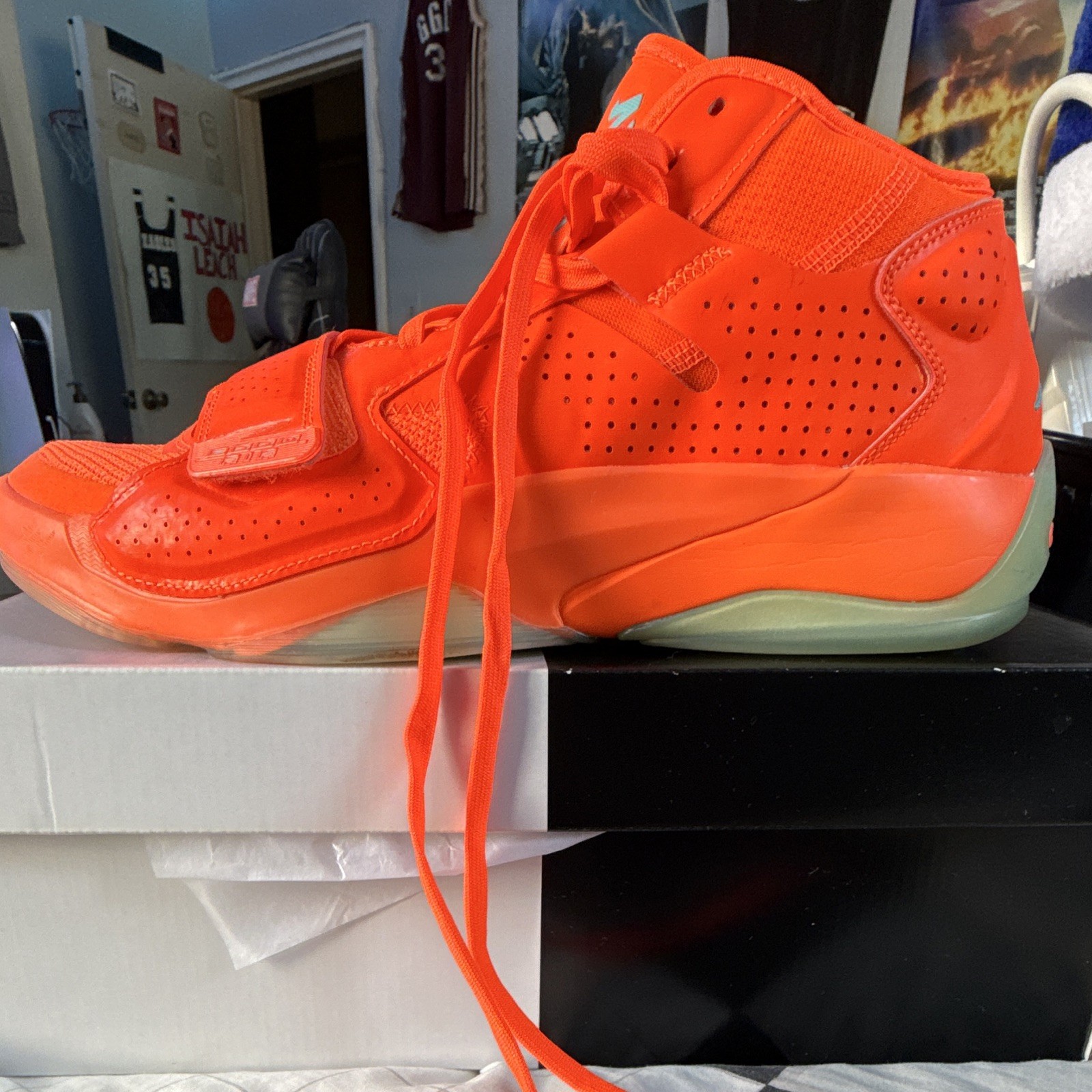 Jordan Zion 2 Men’s Orange Mid Top Basketball Sneakers Lace Up DO8990-800