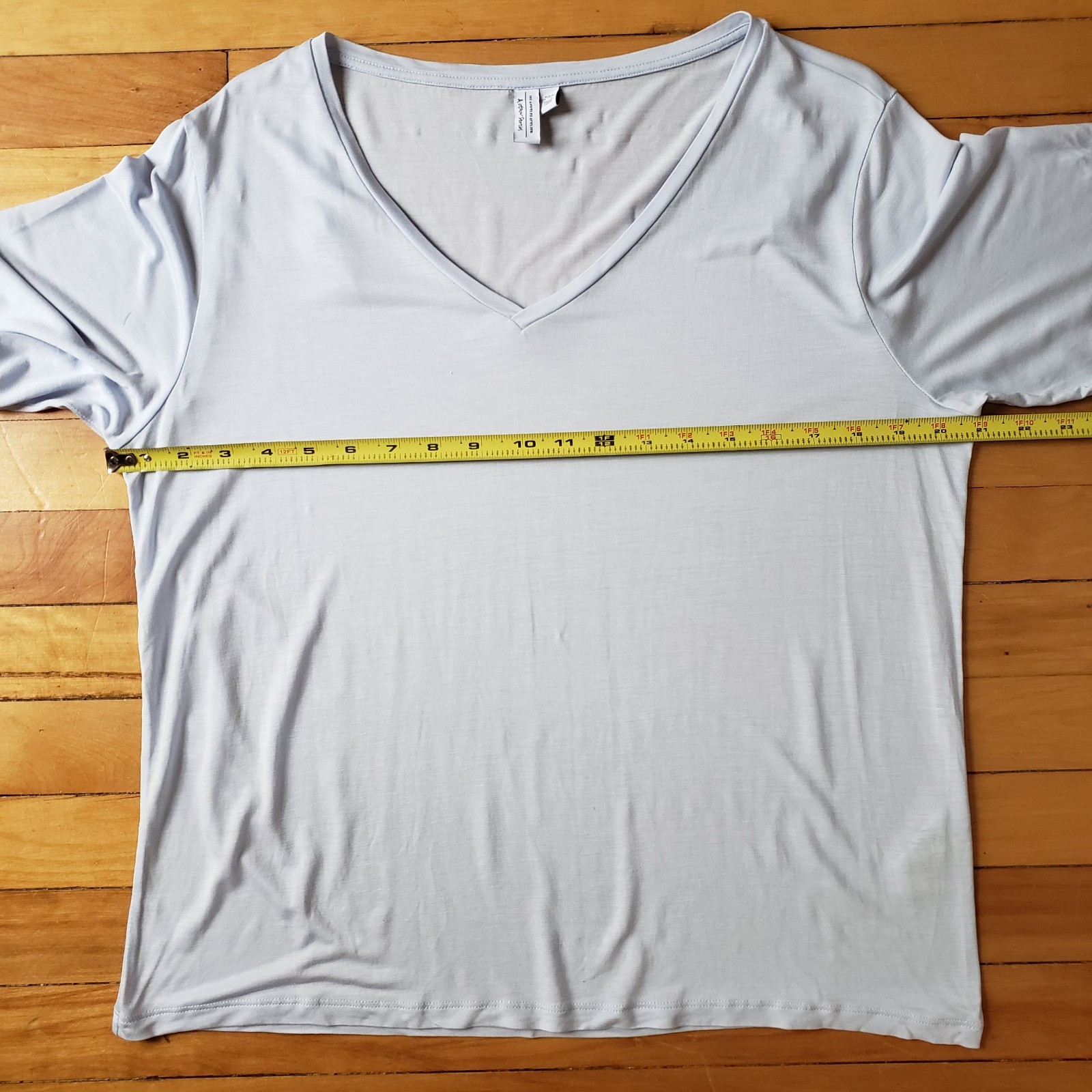& Other Stories Athleisure T‑Shirt Womens M Light Blue Lyocell V‑Neck S/Sleeve