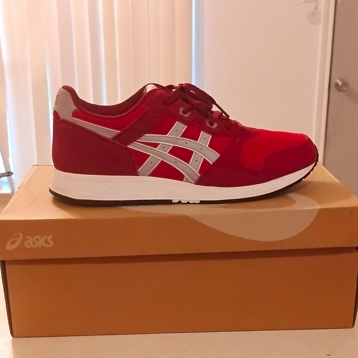 ASICS Men’s Red/White Low Top Lace-Up Athletic Sneakers Style 1201A103-600