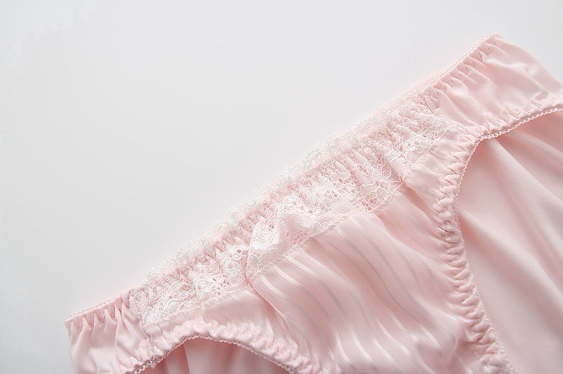US-34B/JP-C75 Japanese Brand Cute Rose Embroidery Pink Bow Bra and Panty Set